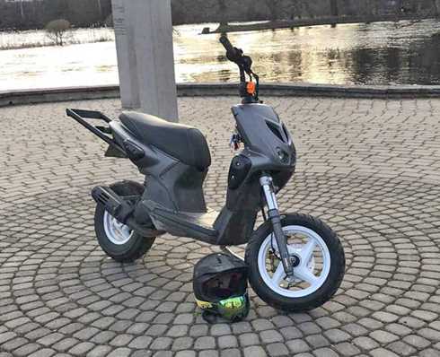 Svart Yamaha Slider stulen i Gävle